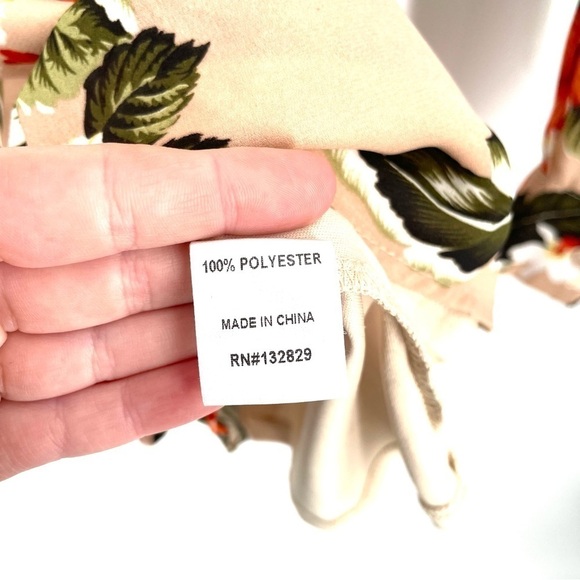 SUPERDOWN Revolve Ilah Surplice Floral VNeck Longsleeve Romper - Picture 13 of 14